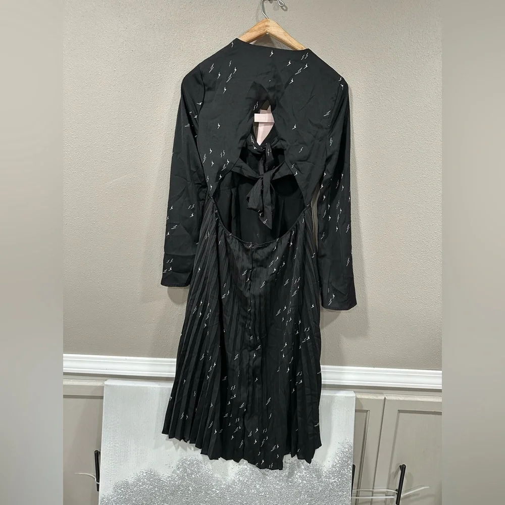 NWT Avec Les Filles Lighting Bolt Long Sleeve Pleated Dress Size 4 - Picture 9 of 10
